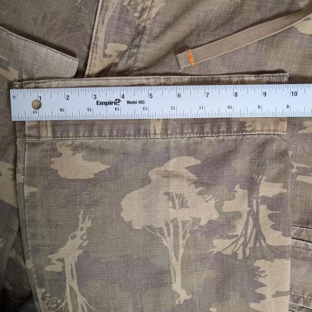 Eddie Bauer labeled 35x30